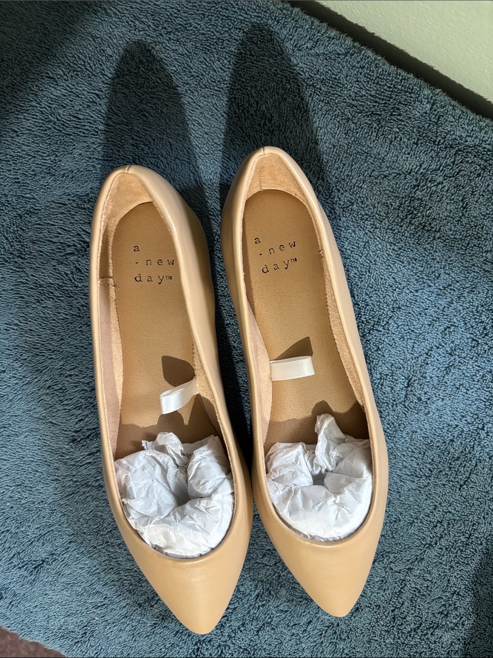 a new day Beige Pointed Toe Ballet Flats shoes size 6 1/2 wide never worn
